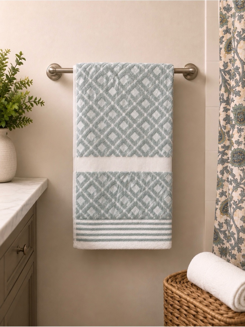 Soft Blue & White Geometric Bath Towel – Spa Style - Picture 2 of 4